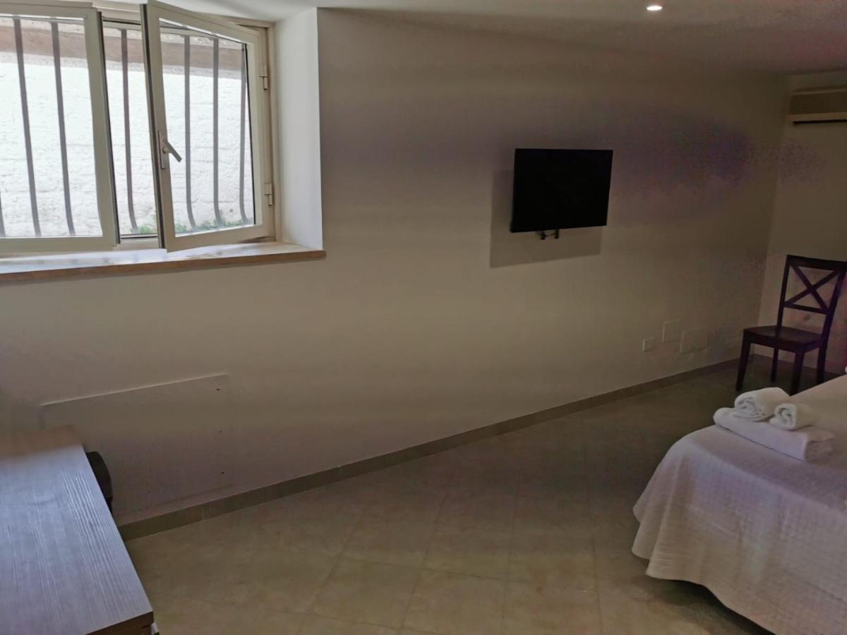 Relais Maria Luisa Locazione Turistica Di Simona Capaccio Bed and Breakfast Fiumicino Eksteriør billede