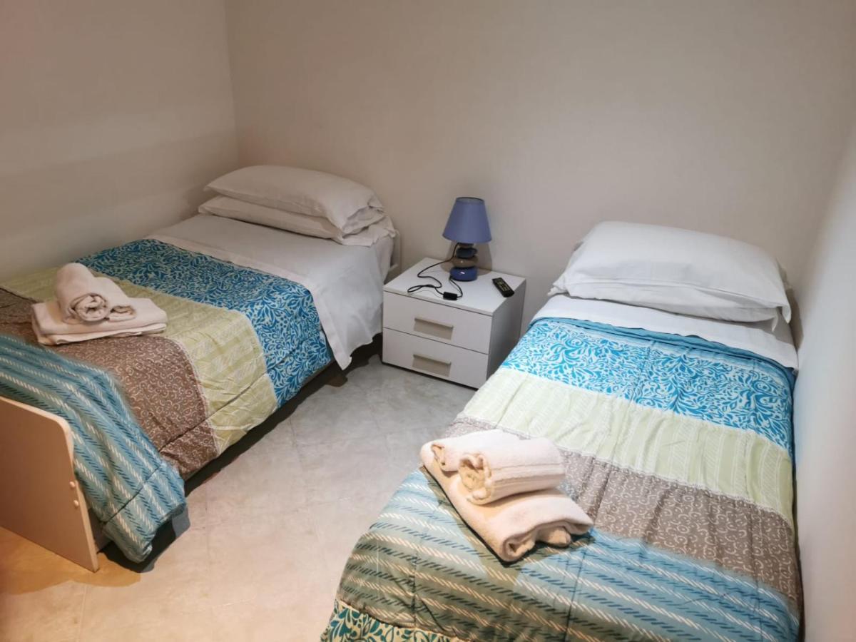 Relais Maria Luisa Locazione Turistica Di Simona Capaccio Bed and Breakfast Fiumicino Eksteriør billede