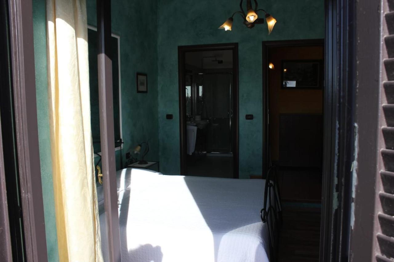 Relais Maria Luisa Locazione Turistica Di Simona Capaccio Bed and Breakfast Fiumicino Eksteriør billede