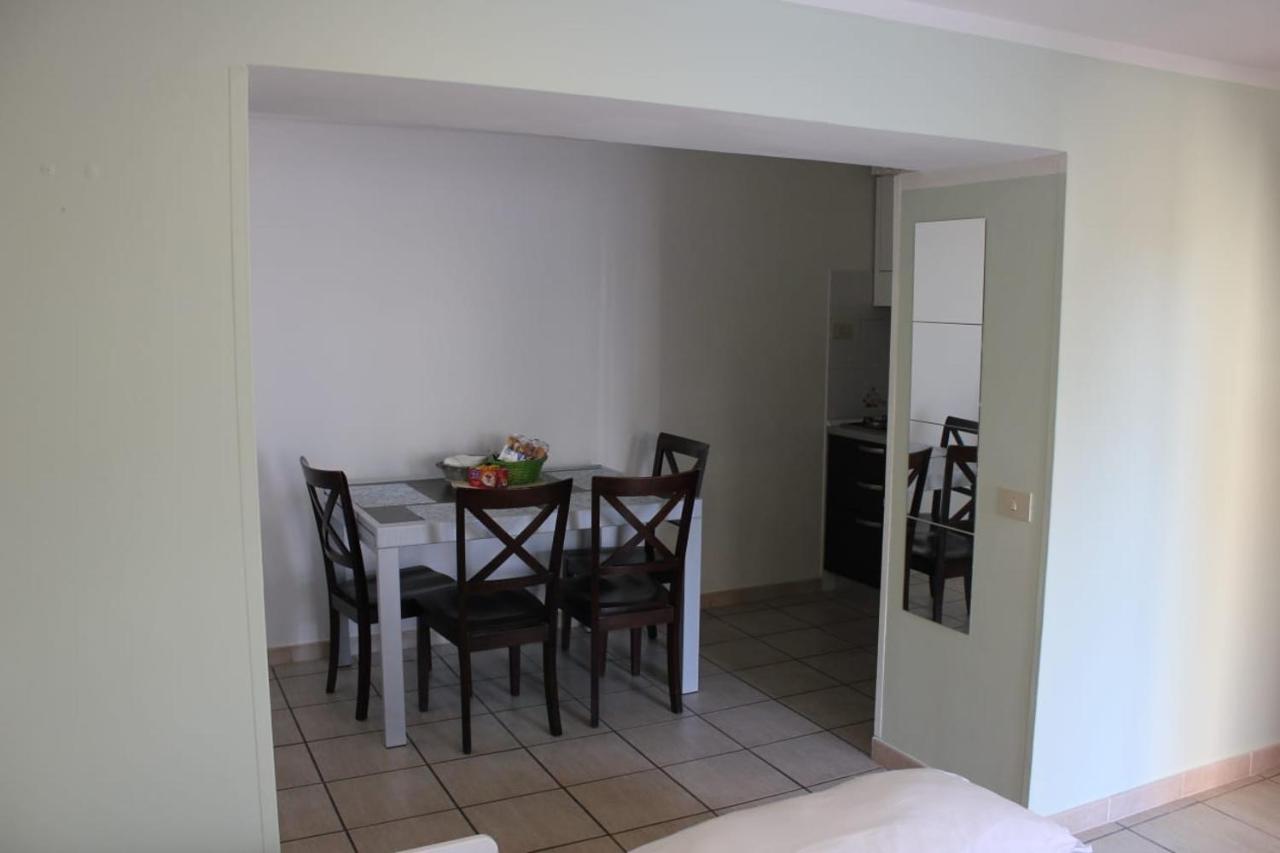 Relais Maria Luisa Locazione Turistica Di Simona Capaccio Bed and Breakfast Fiumicino Eksteriør billede