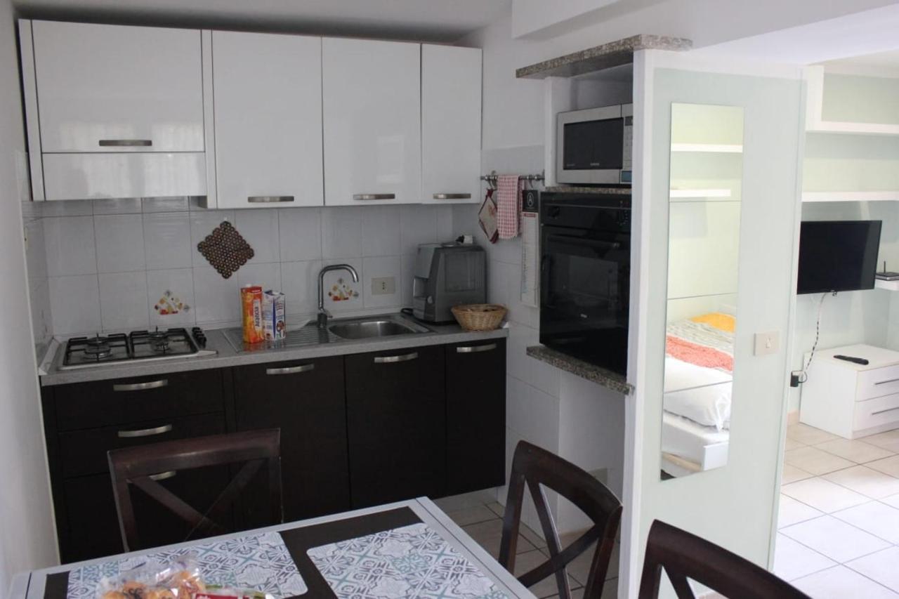 Relais Maria Luisa Locazione Turistica Di Simona Capaccio Bed and Breakfast Fiumicino Eksteriør billede