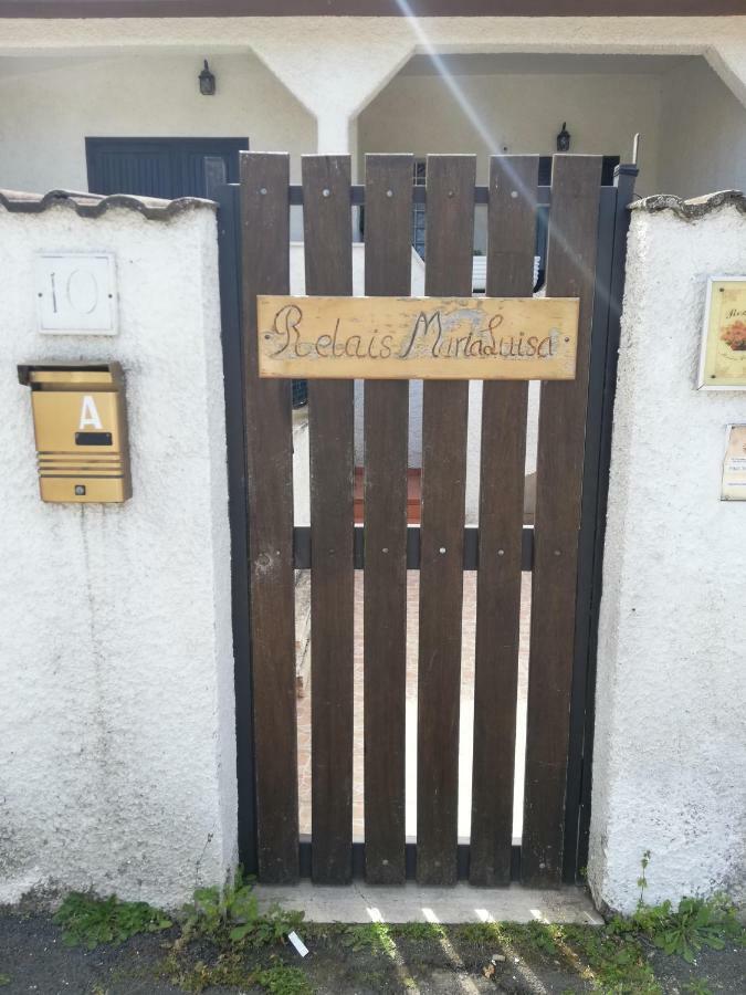 Relais Maria Luisa Locazione Turistica Di Simona Capaccio Bed and Breakfast Fiumicino Eksteriør billede